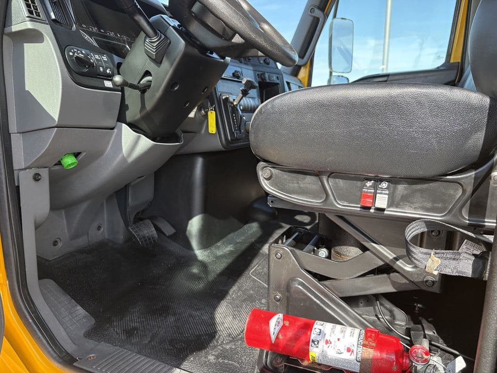 Used 2021 INTERNATIONAL MV607 image 8