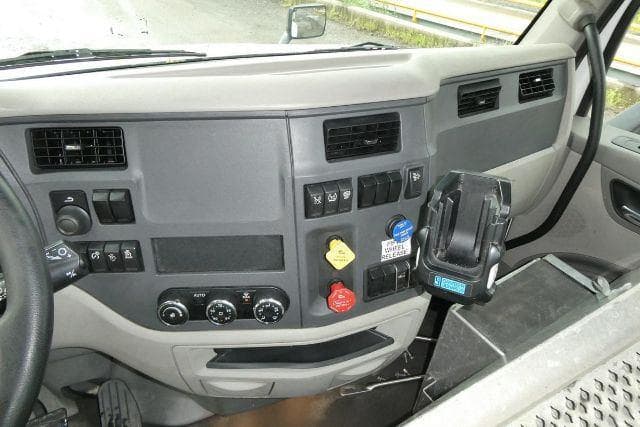 2021 Peterbilt 579 image 9