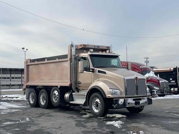 2025 Kenworth T880 image 3