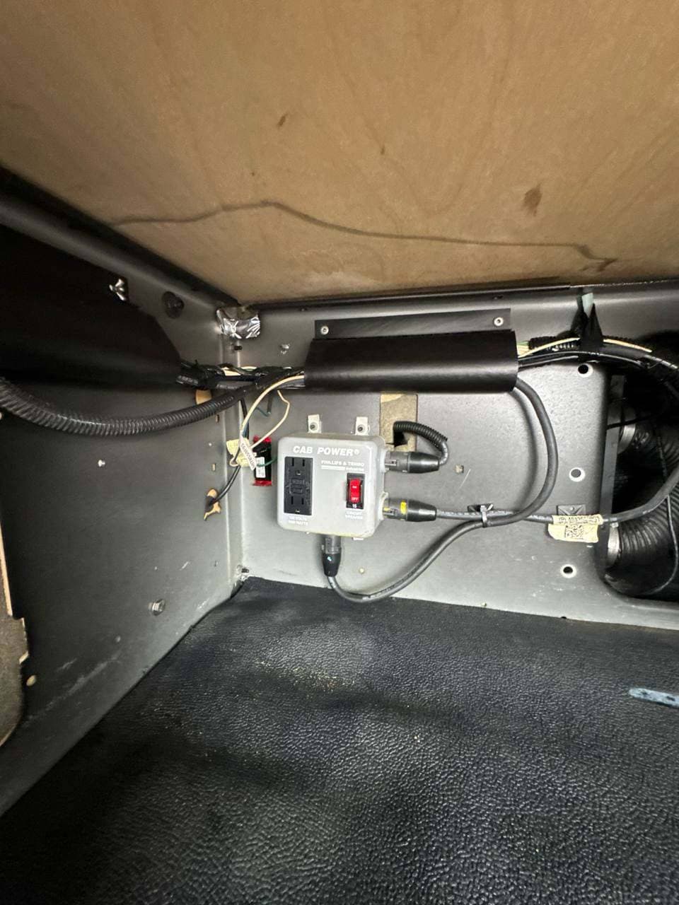 2022 International LT625 image 15