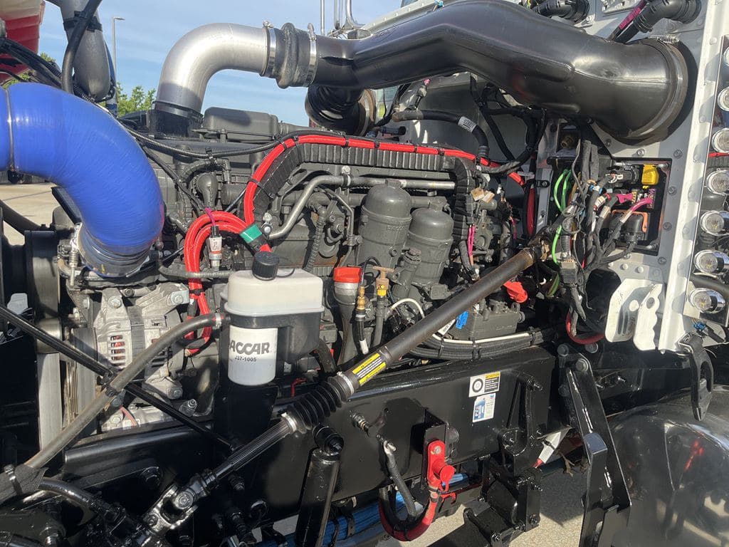 Used 2024 PETERBILT 389 image 26