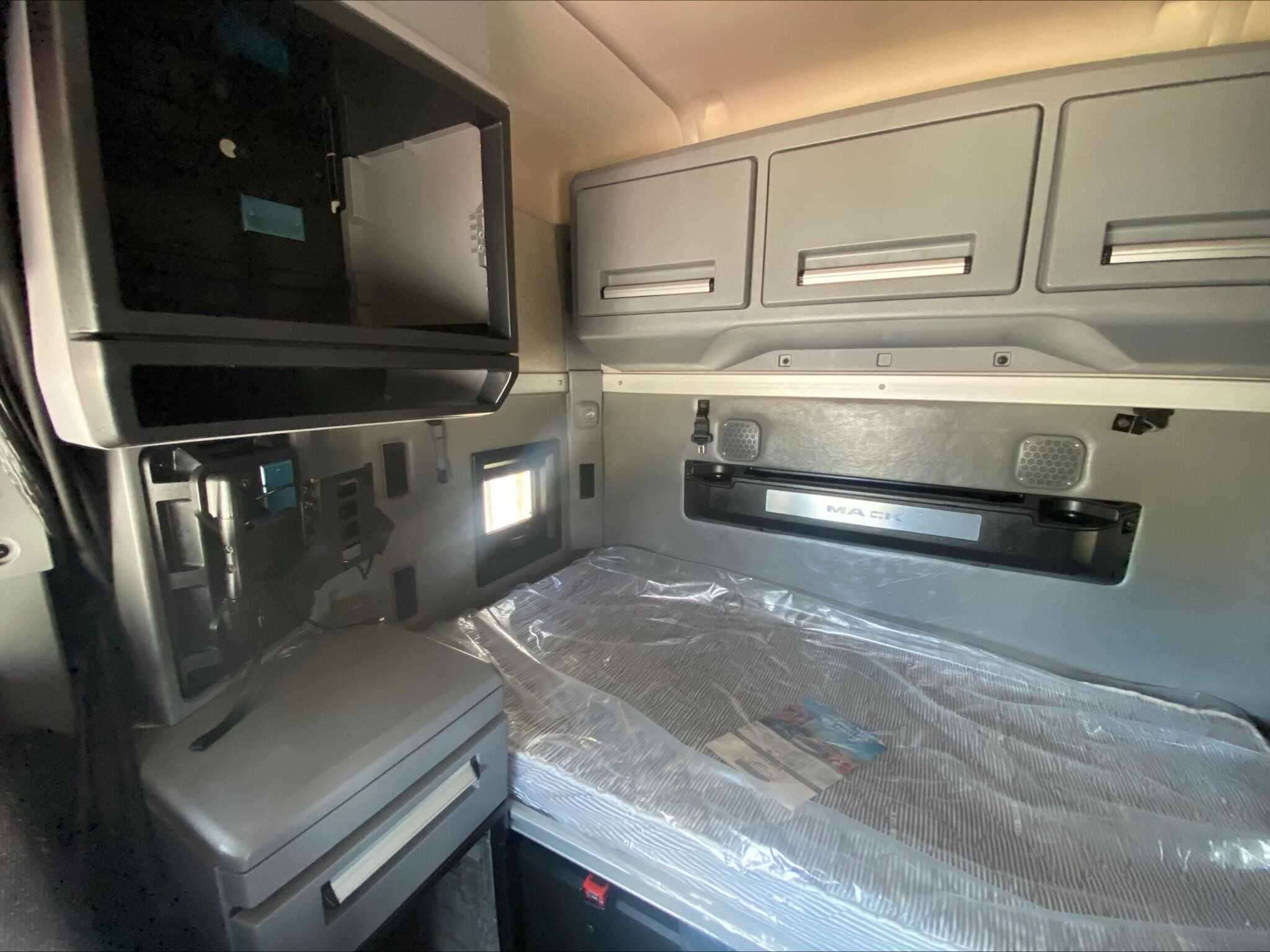 Used 2020 MACK ANTHEM Conventional - Sleeper Truck in Tulsa, OK image 23