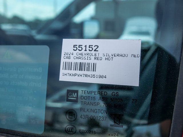 2024 Chevrolet Silverado 4500HD Work Truck image 22