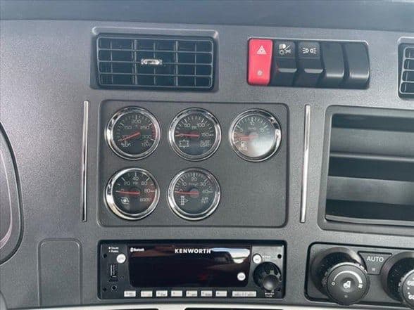 2025 Kenworth T880 image 25