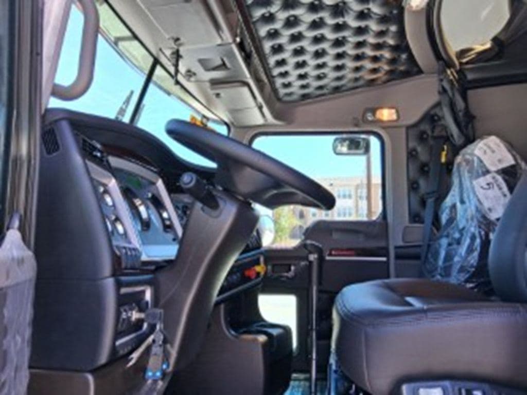 New 2027 KENWORTH W900L image 19