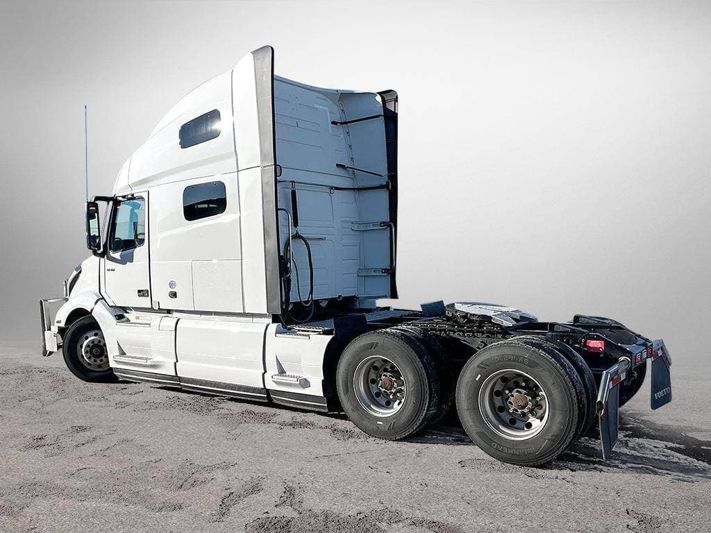 2024 Volvo VNL64T760 image 3
