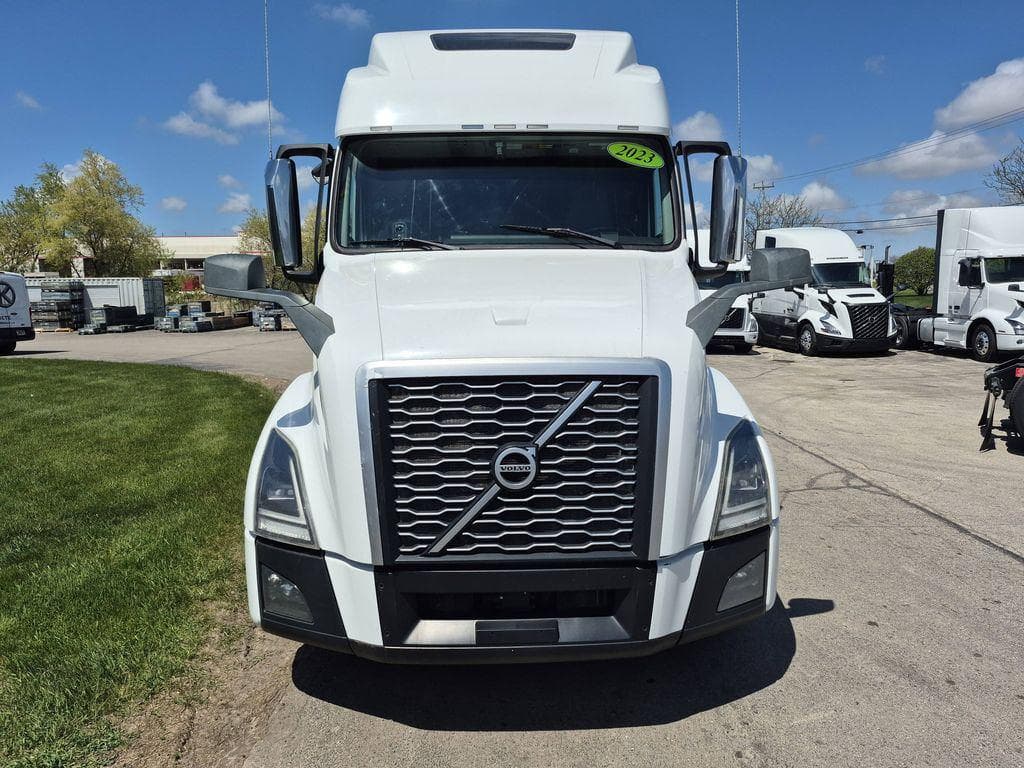 2023 Volvo VNL64T860 image 8