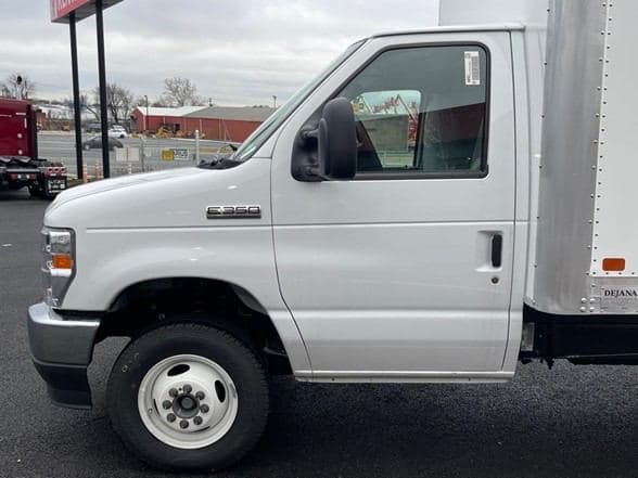 2024 Ford E350 image 10