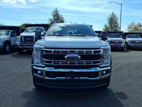 2025 Ford F550 image 8