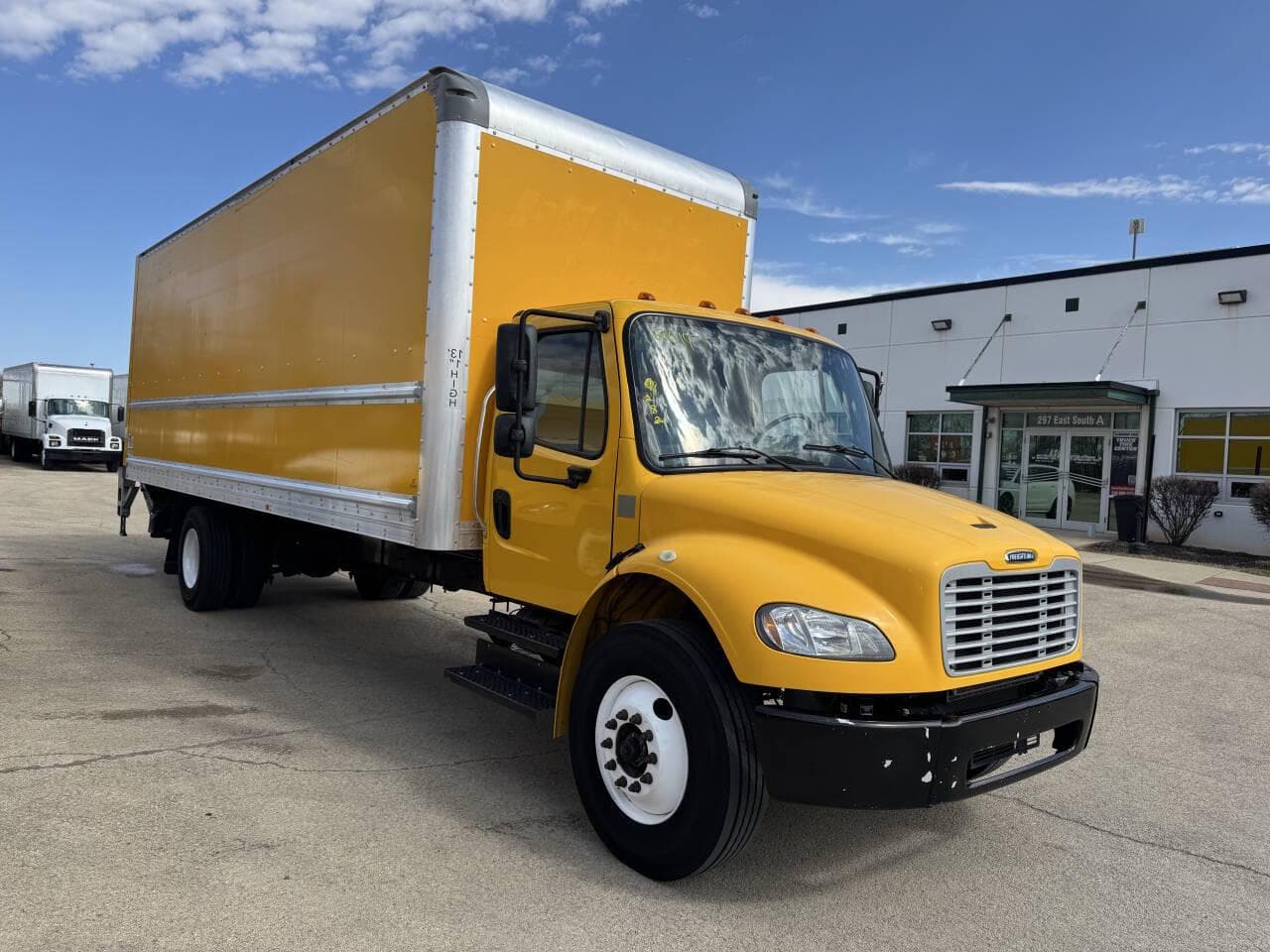 2019 Freightliner M2 106 image 2