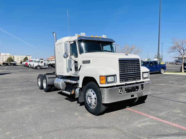 Used 2017 MACK 600 Conventional 