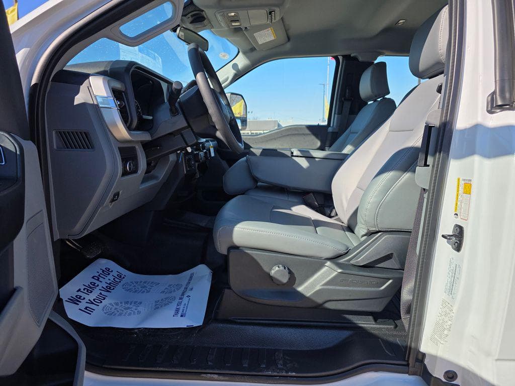 2026 Ford F-550SD XL Service Utility Body image 24