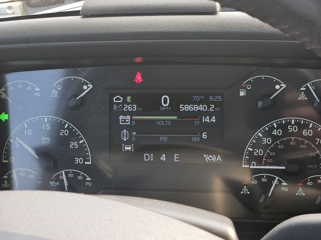 2020 Volvo VNR image 10