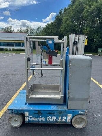 2016 GENIE GR12 image 1
