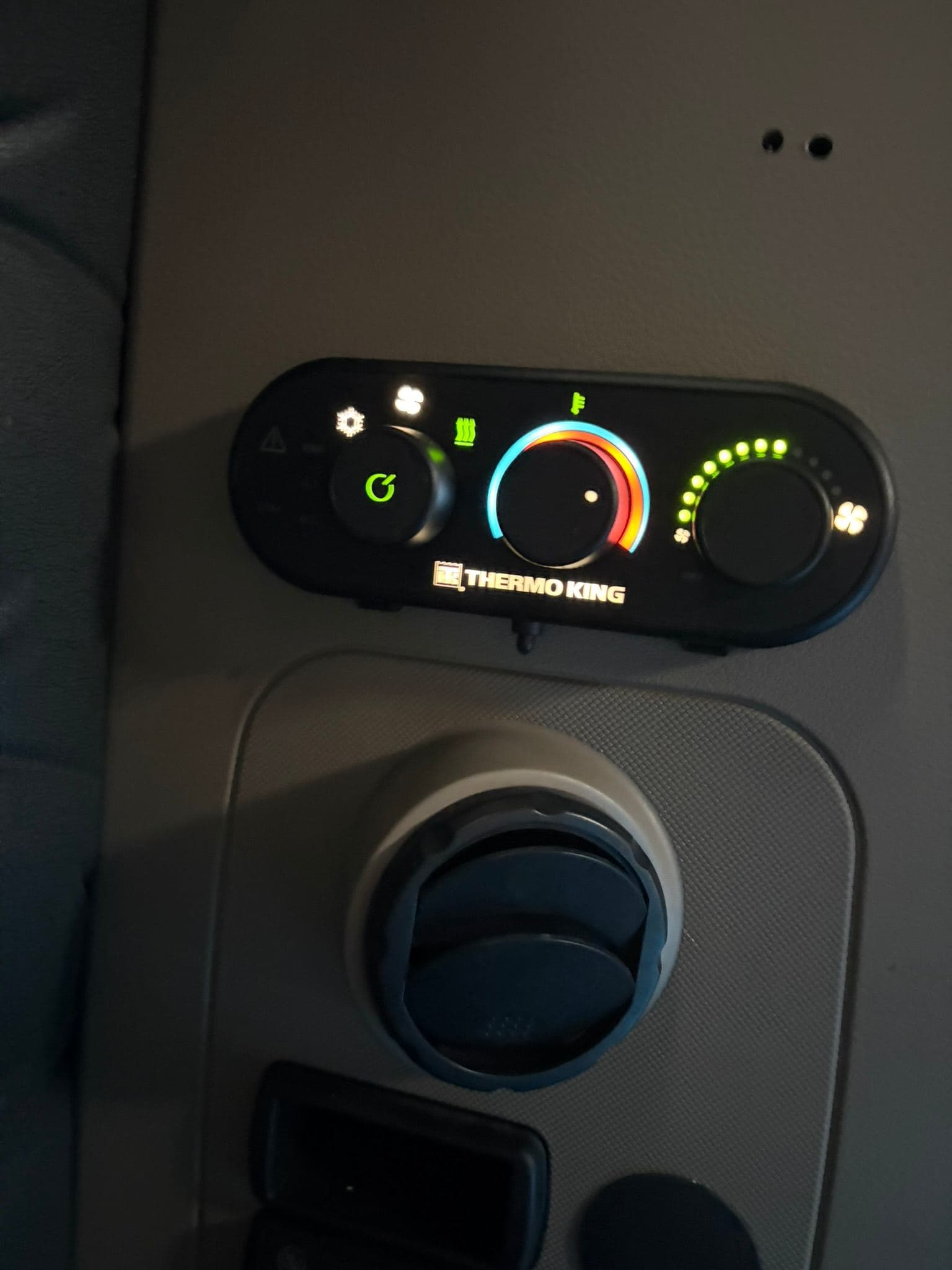 2016 Freightliner Cascadia image 15