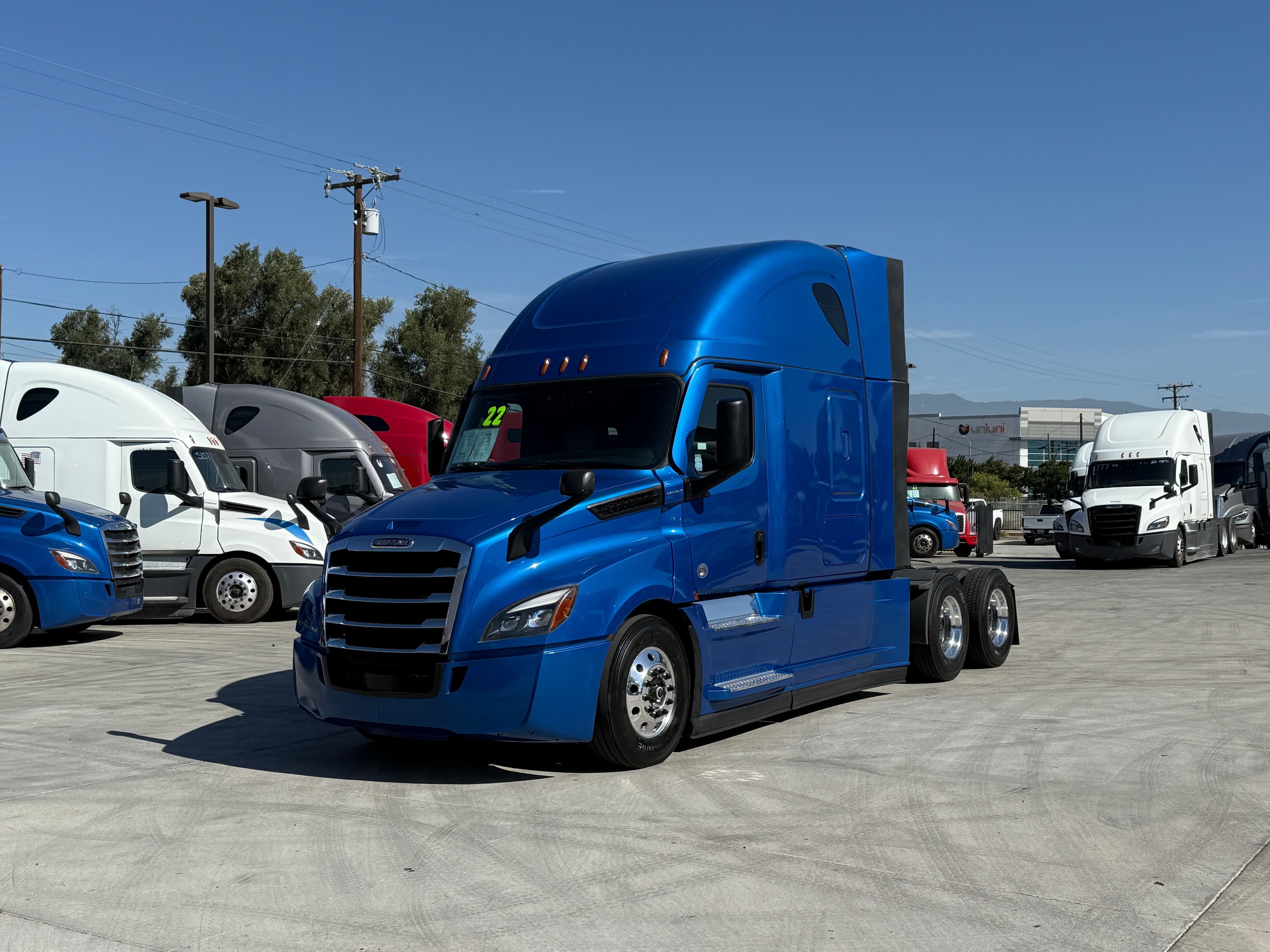 2022 Freightliner Cascadia 126 image 1