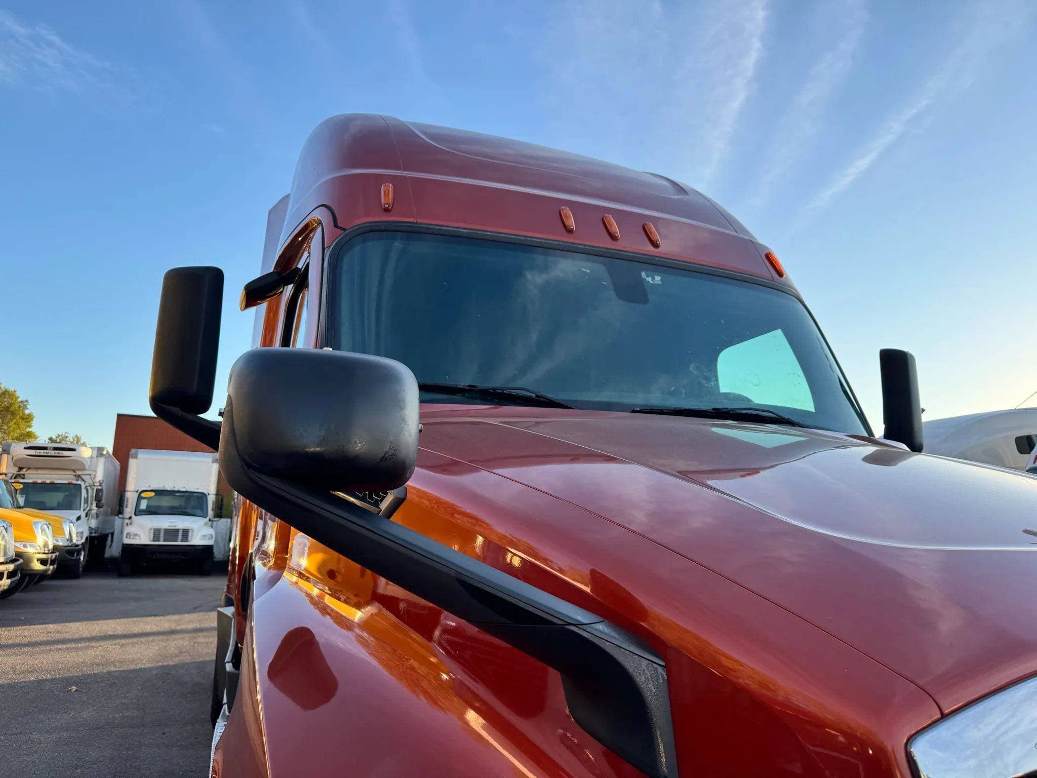 2020 Freightliner Cascadia image 11