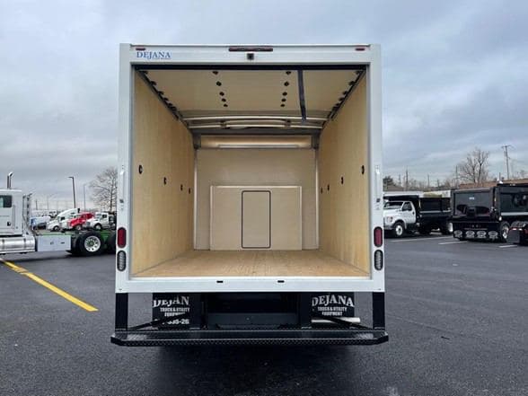 2024 Ford E350 image 9