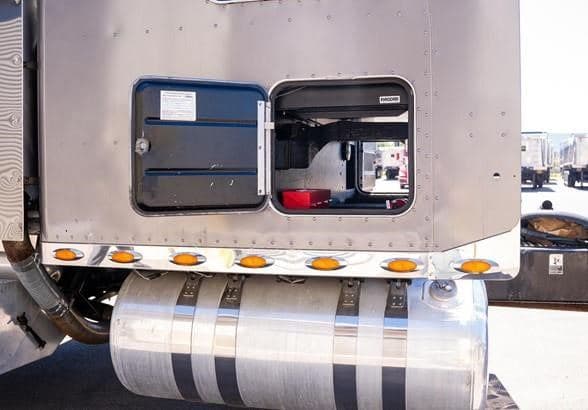 2009 Peterbilt 389 image 8