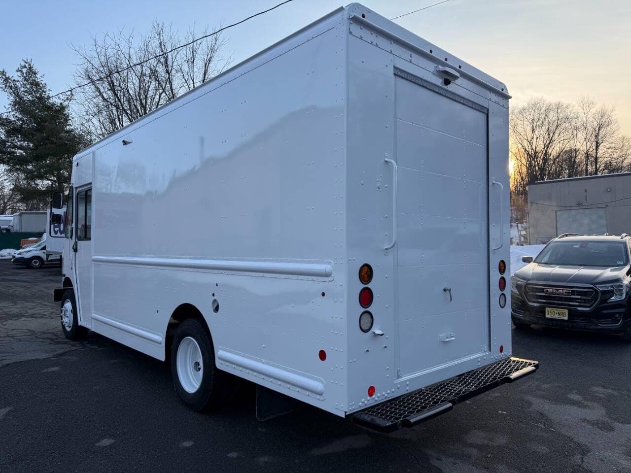 2020 Freightliner MT45 image 13