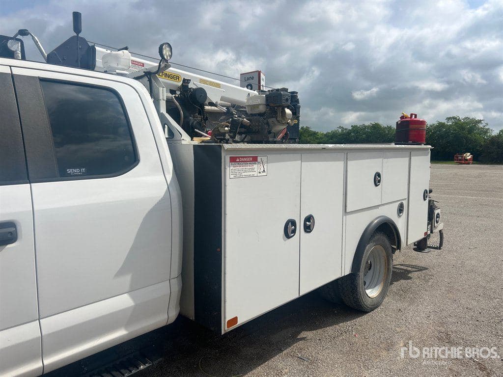 2018 Ford F550sd image 11