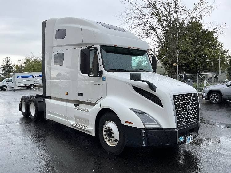 2022 Volvo VNL image 1