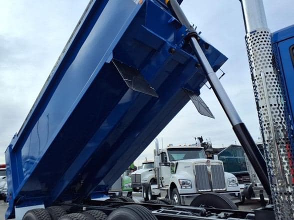 2025 Kenworth T880 image 21