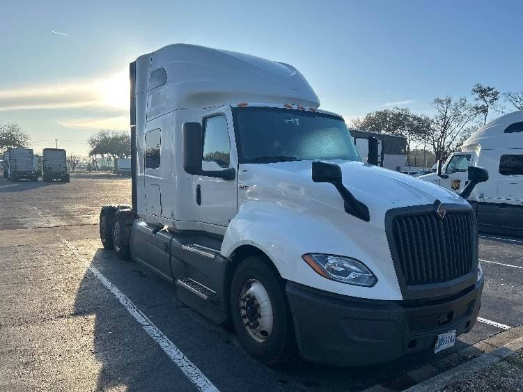 2023 International LT62F image 1