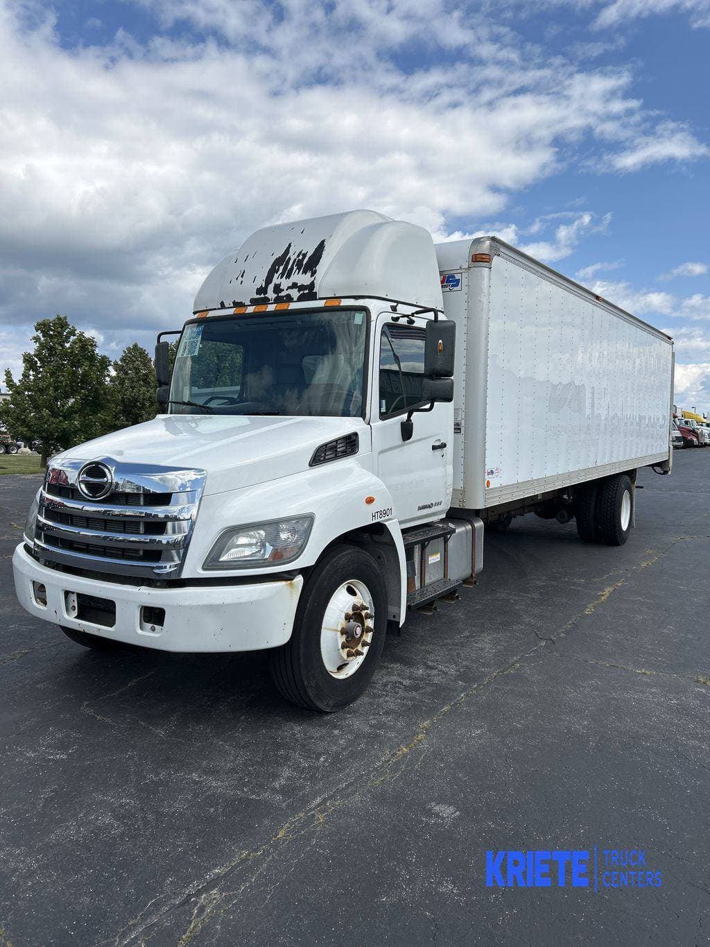 2018 Hino 338 image 1