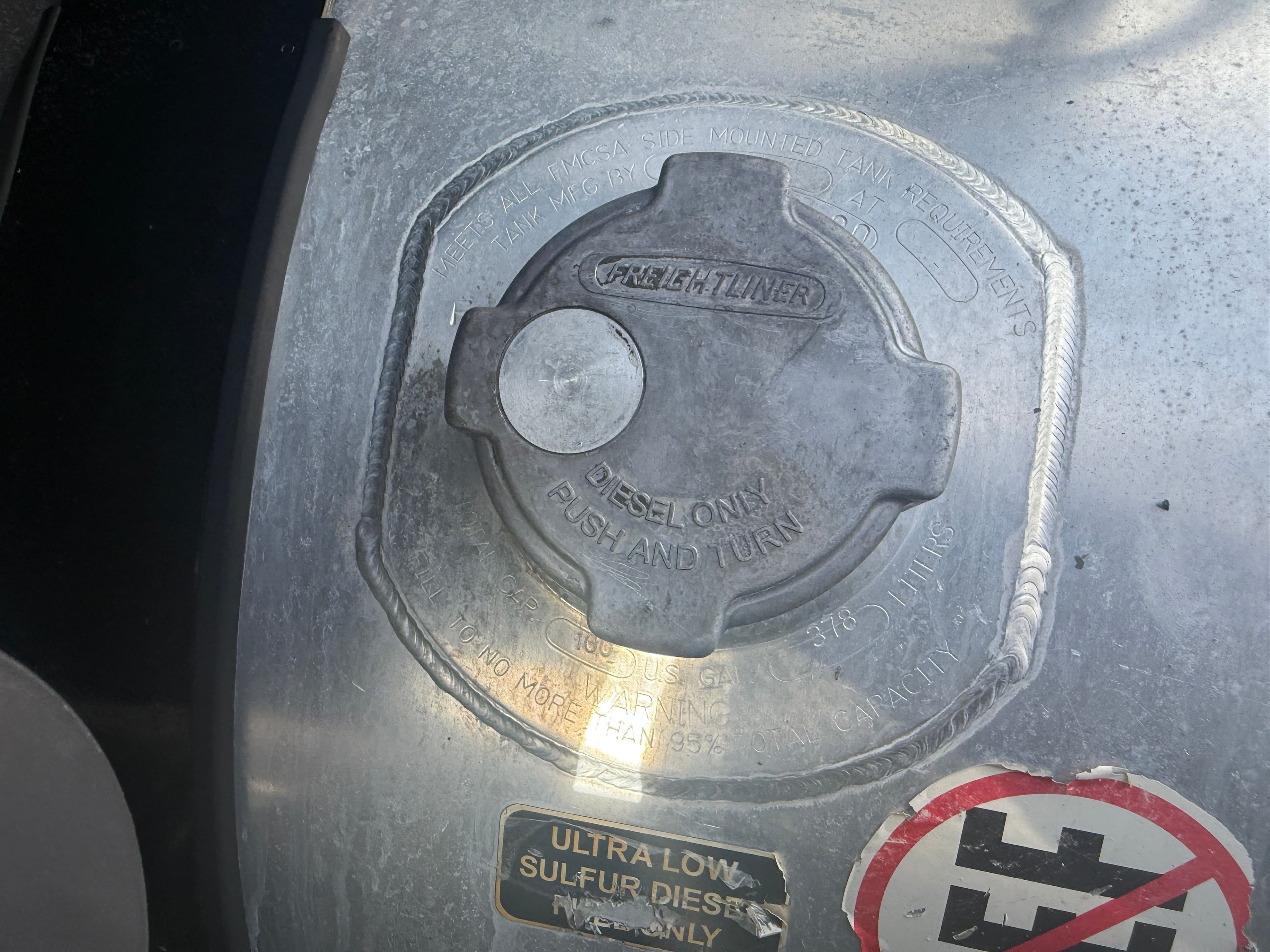 2021 Freightliner Cascadia 126 image 10