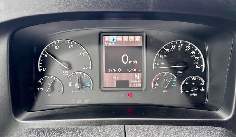 2025 Freightliner Cascadia image 9