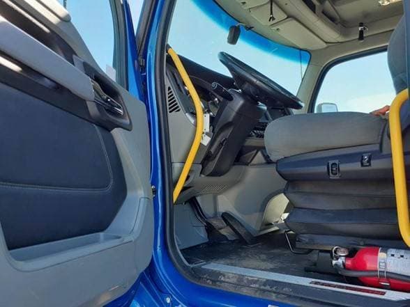 2021 Kenworth 310 image 8