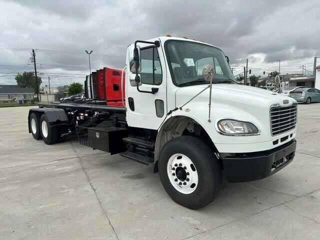 2018 Freightliner M2 image 5