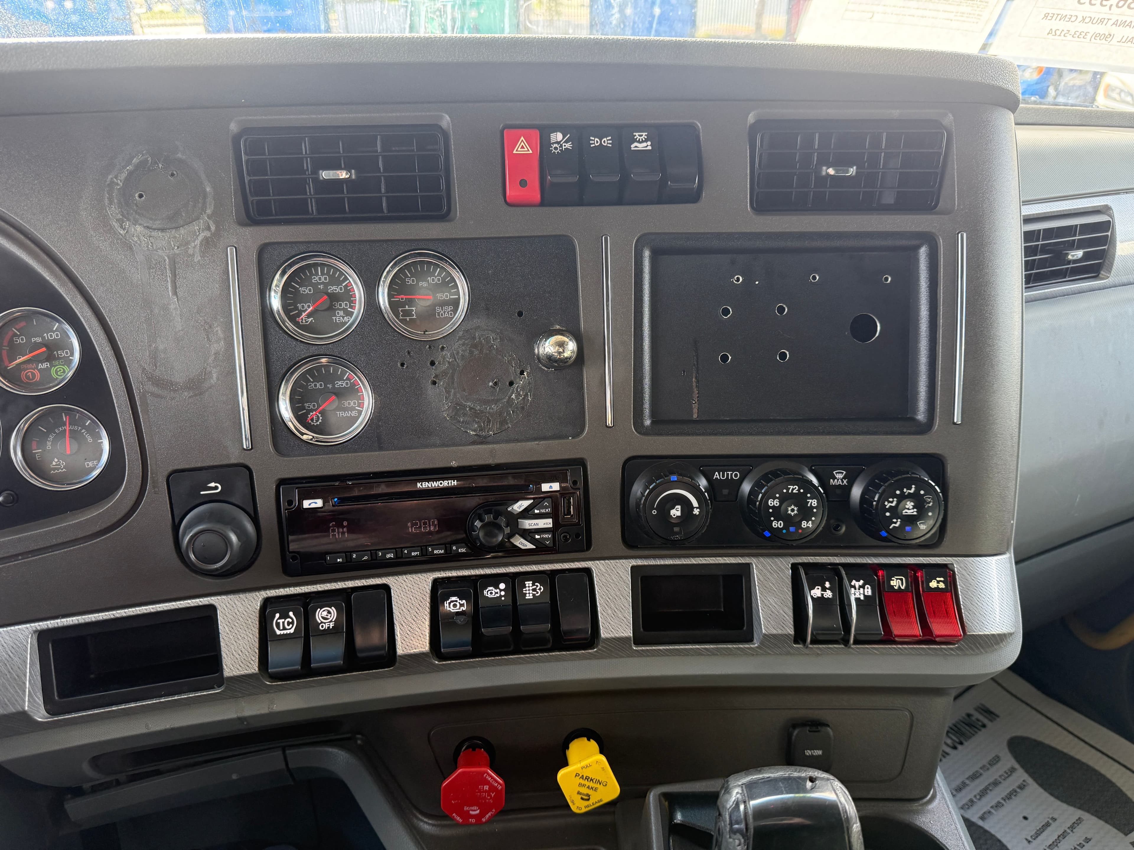 2018 Kenworth T680 image 10