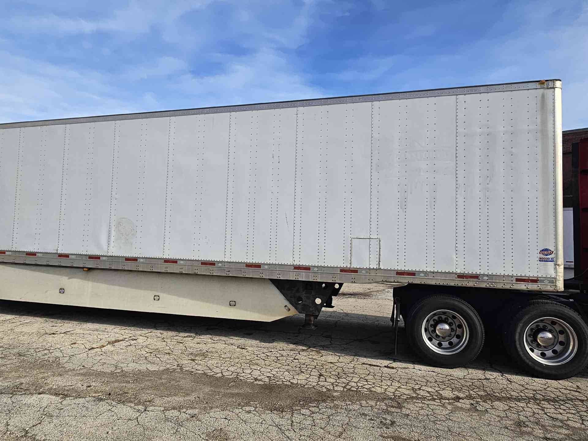 2016 Utility 4000D-X image 4