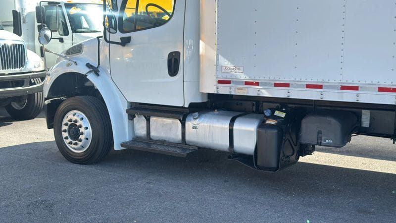 2017 Freightliner Cascadia 125 image 13