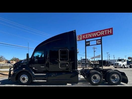 2021 Kenworth T680 image 3