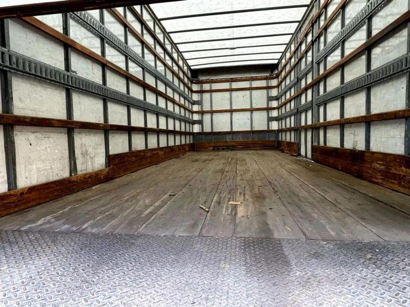 2018 Hino 338 image 22