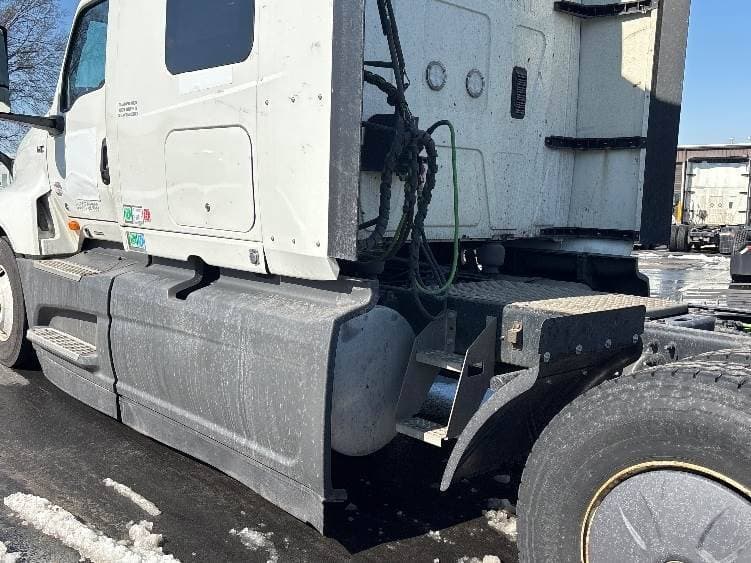 2023 International LT62F image 15