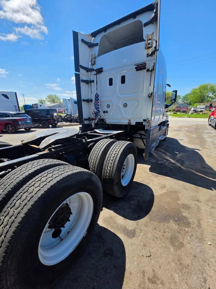 2014 Freightliner Cascadia 125 Evolution image 6