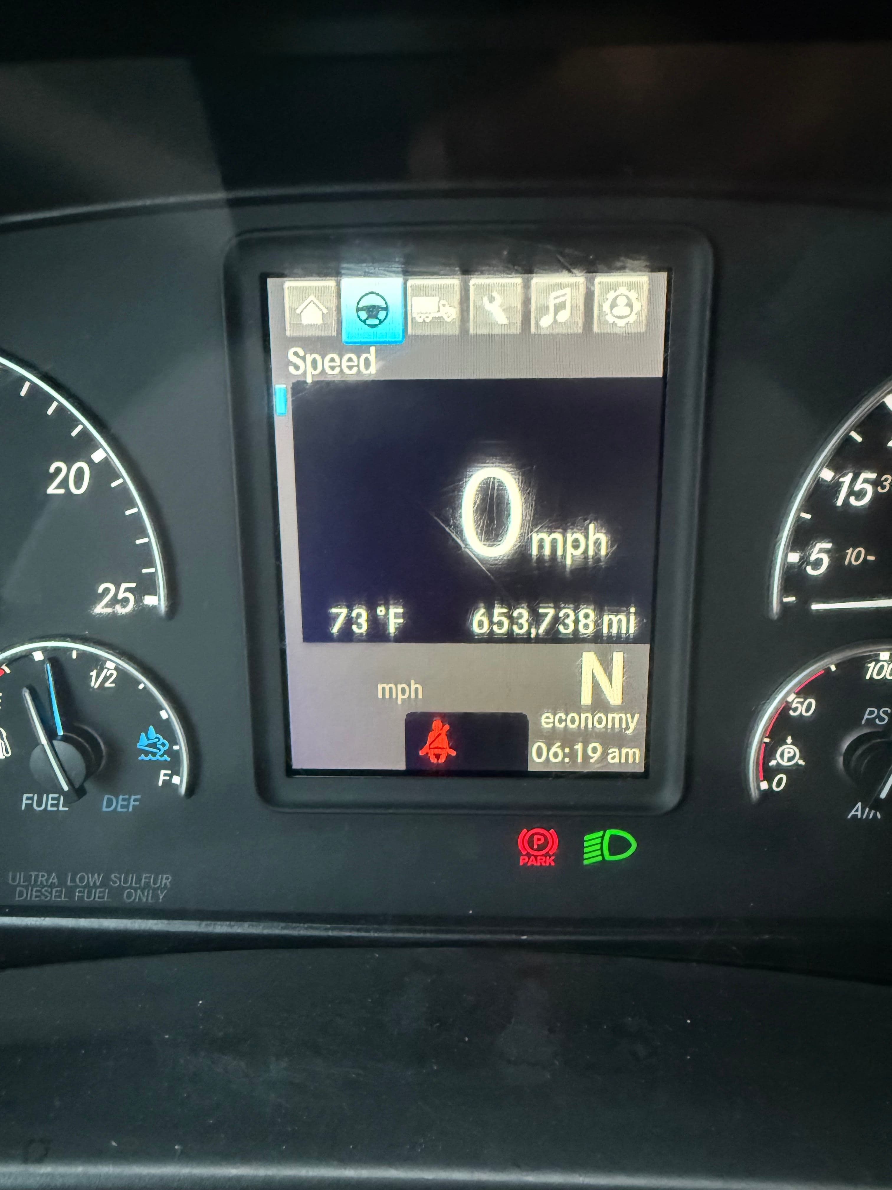 2019 Freightliner Cascadia 126 image 12