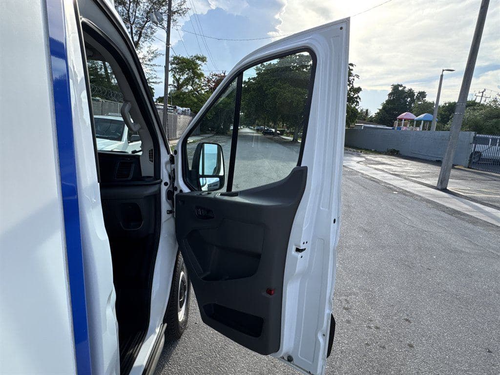 2023 Ford Transit T-350 image 43