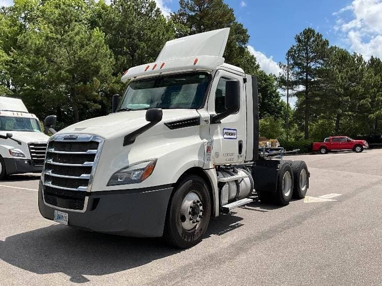 2018 Freightliner Cascadia image 11