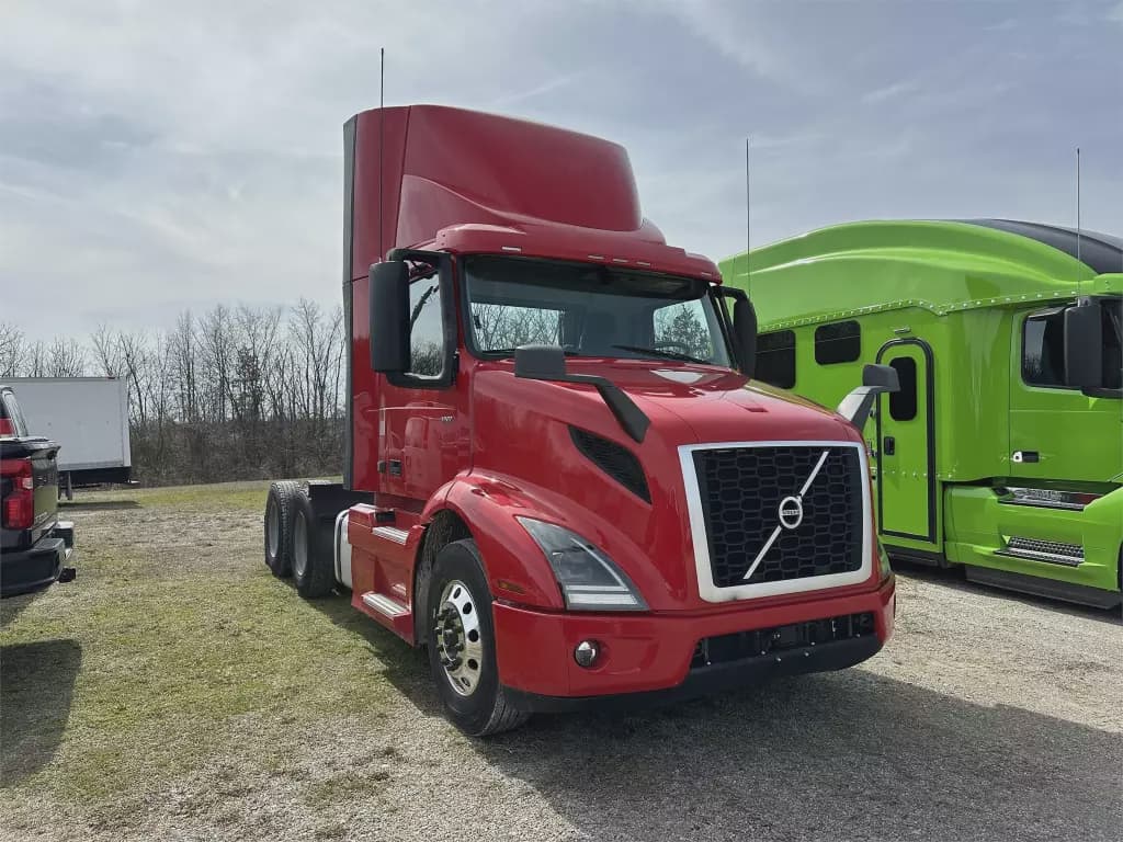2019 Volvo VNR640 image 1