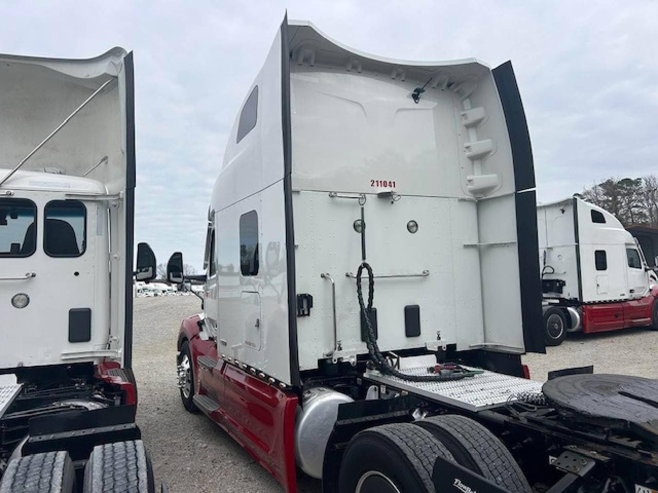 2022 Peterbilt 579 image 6