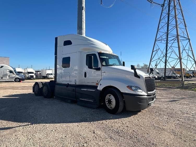 2023 International LT62F image 1