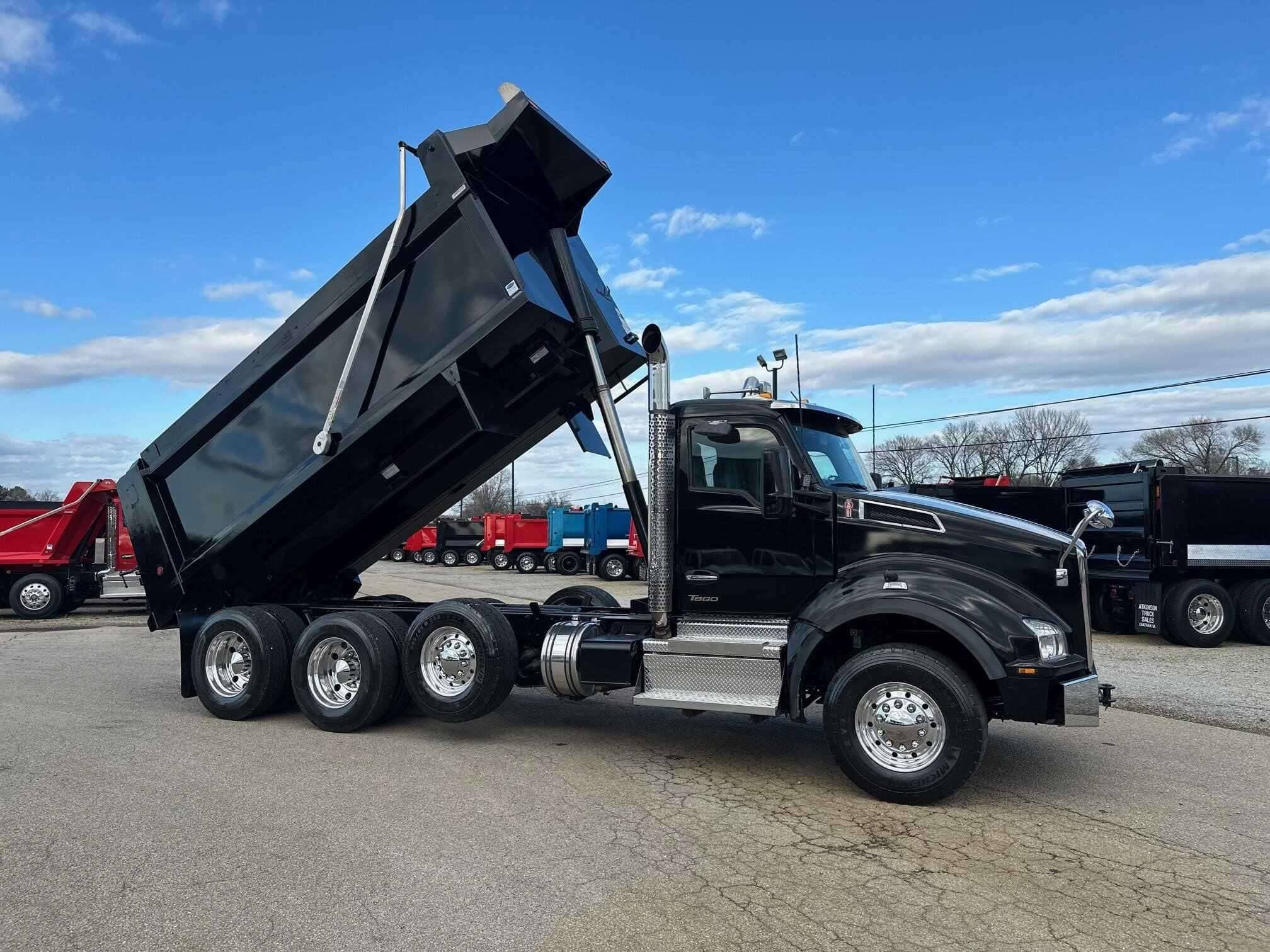 2023 Kenworth T880 image 14