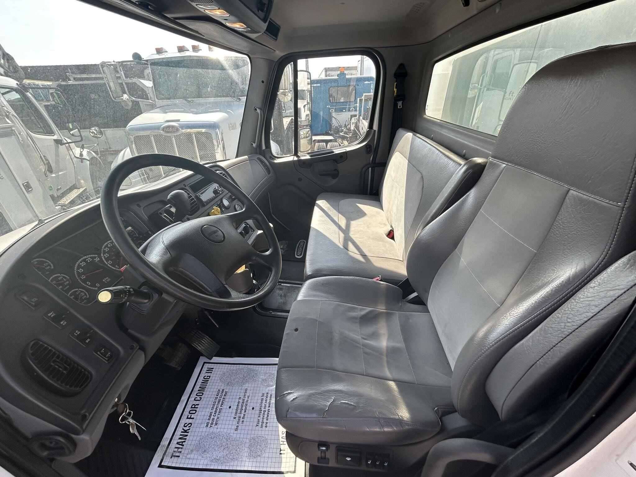 2020 Freightliner M2 image 11