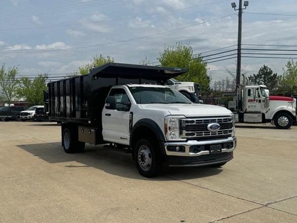 2024 Ford F550 image 2