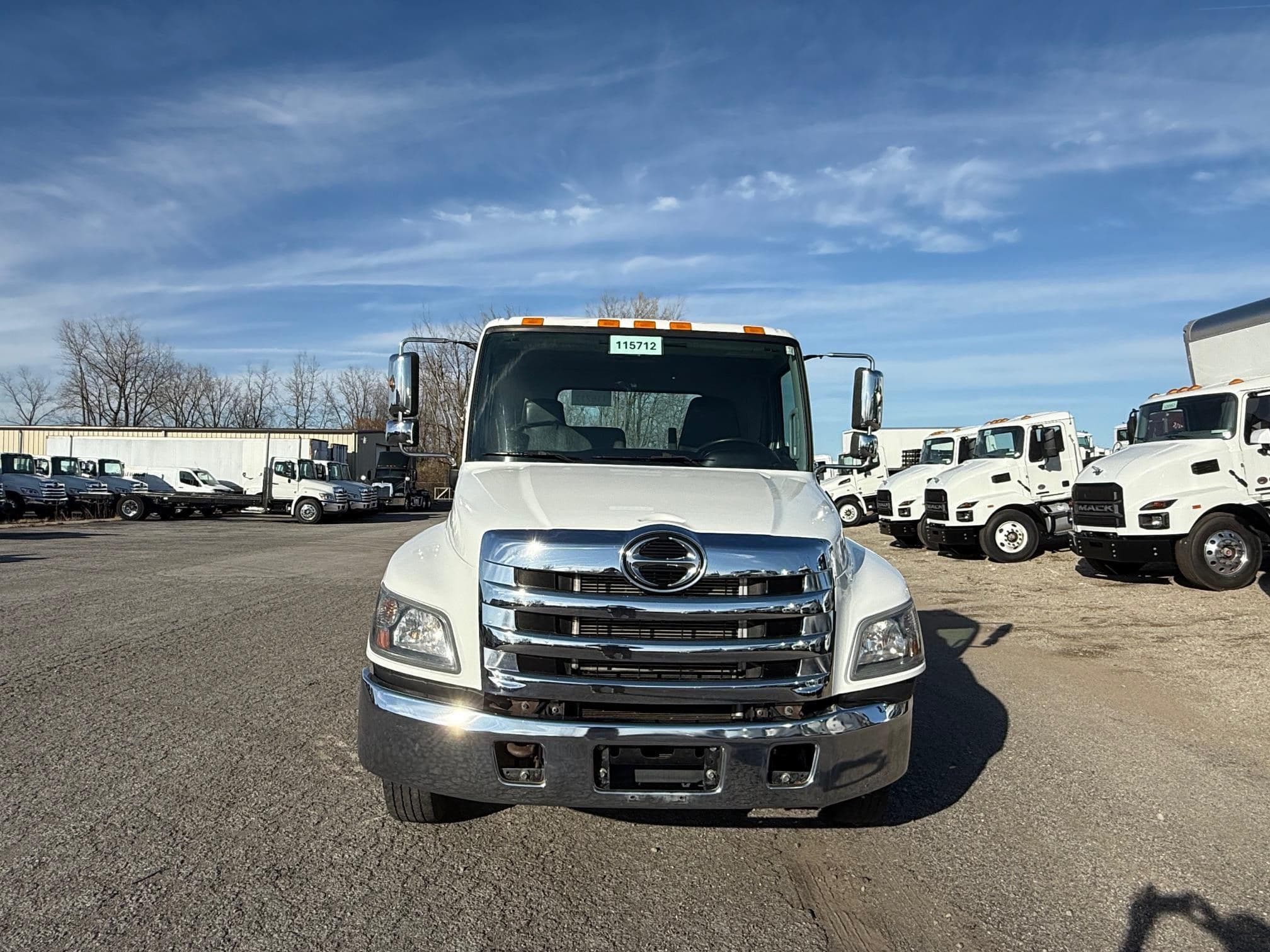 2020 HINO 268 115712 image 3